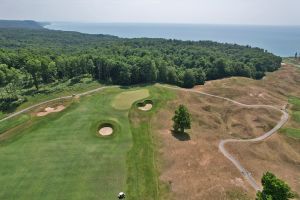 Arcadia Bluffs (Bluffs) 8th Aerial Approach